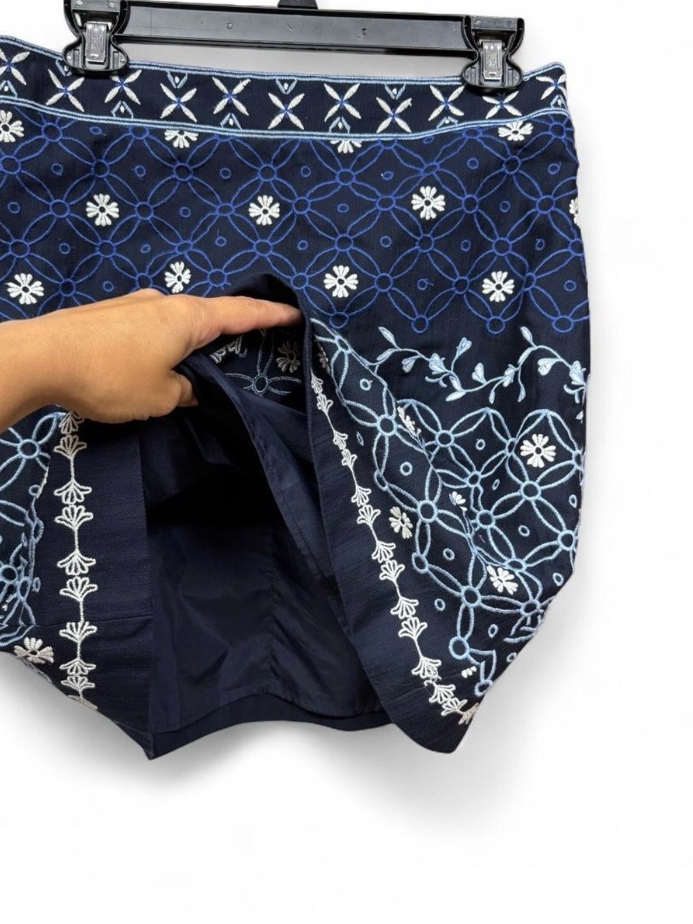 LOFT NWT Navy Embroidered Eyelet Geometric Floral A-Line Mini Skirt Size 6 - Picture 5 of 6